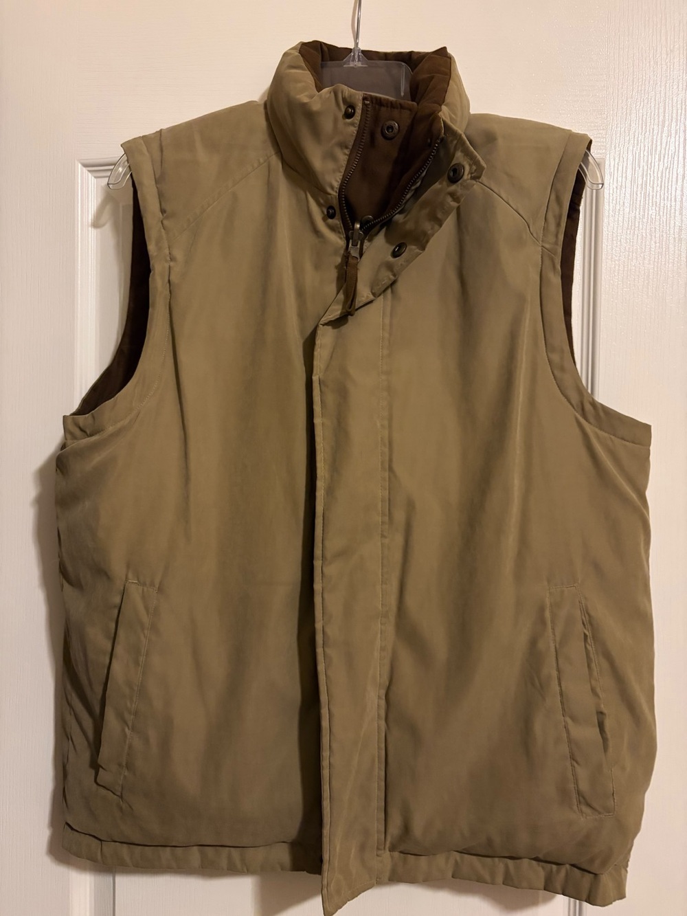 Izod Men's Quilted Vest in Khaki Brown